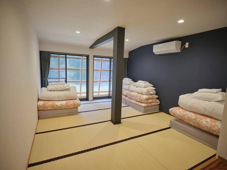 Апартаменты Way Shirakawago - Private, Free Parking And Newly Opened 2022 Way Shirakawago Экстерьер фото