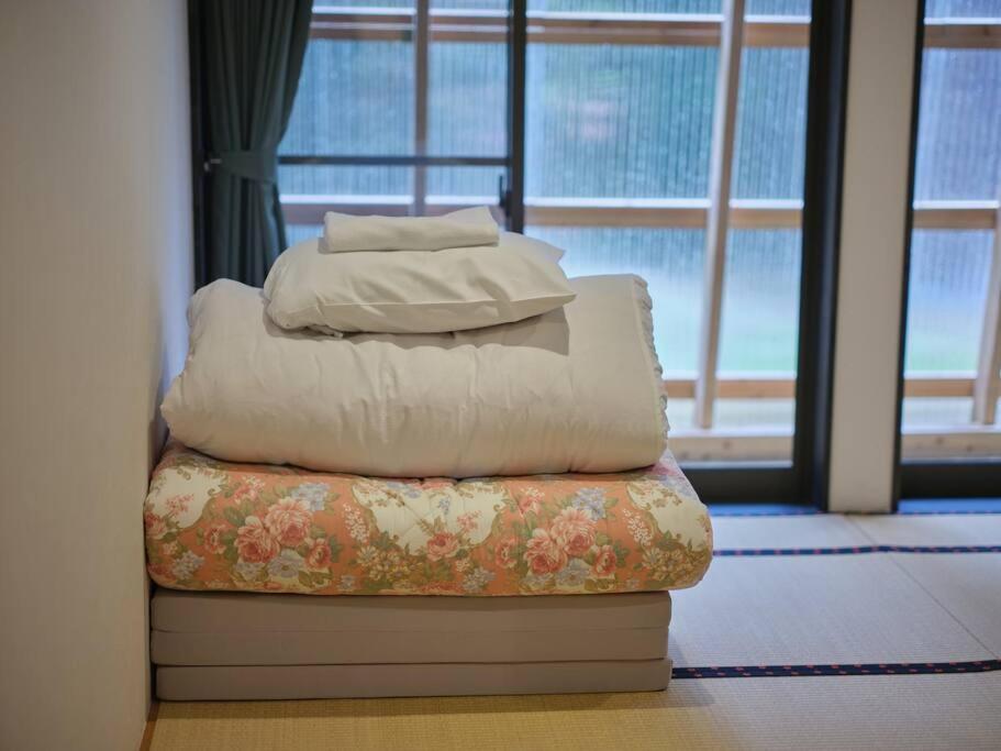 Апартаменты Way Shirakawago - Private, Free Parking And Newly Opened 2022 Way Shirakawago Экстерьер фото
