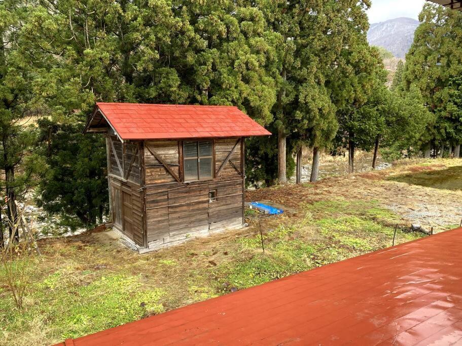 Апартаменты Way Shirakawago - Private, Free Parking And Newly Opened 2022 Way Shirakawago Экстерьер фото