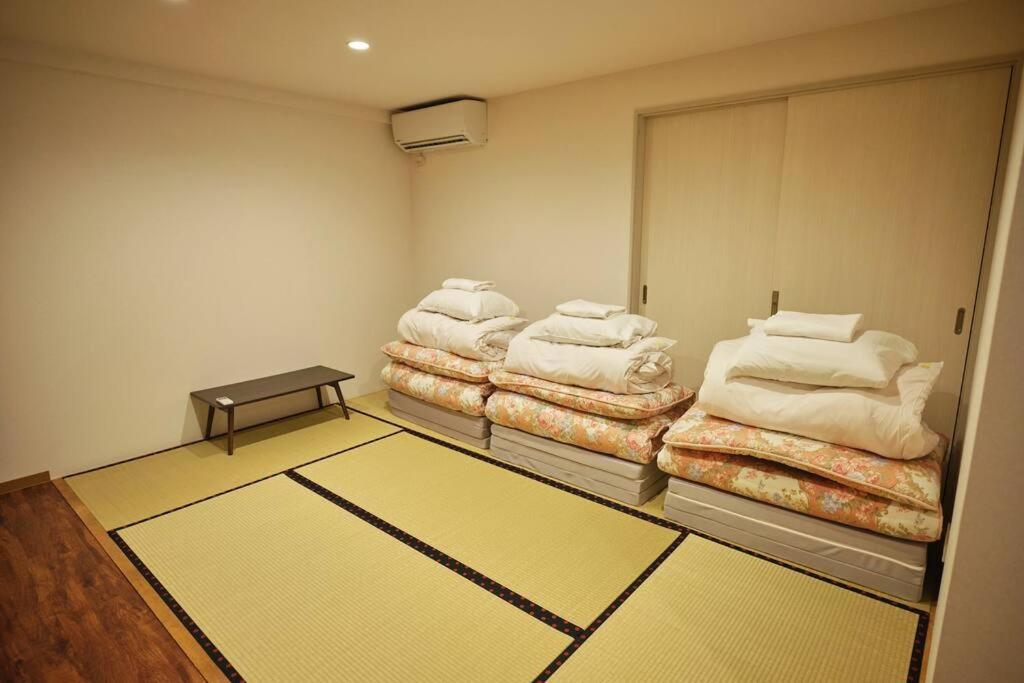 Апартаменты Way Shirakawago - Private, Free Parking And Newly Opened 2022 Way Shirakawago Экстерьер фото